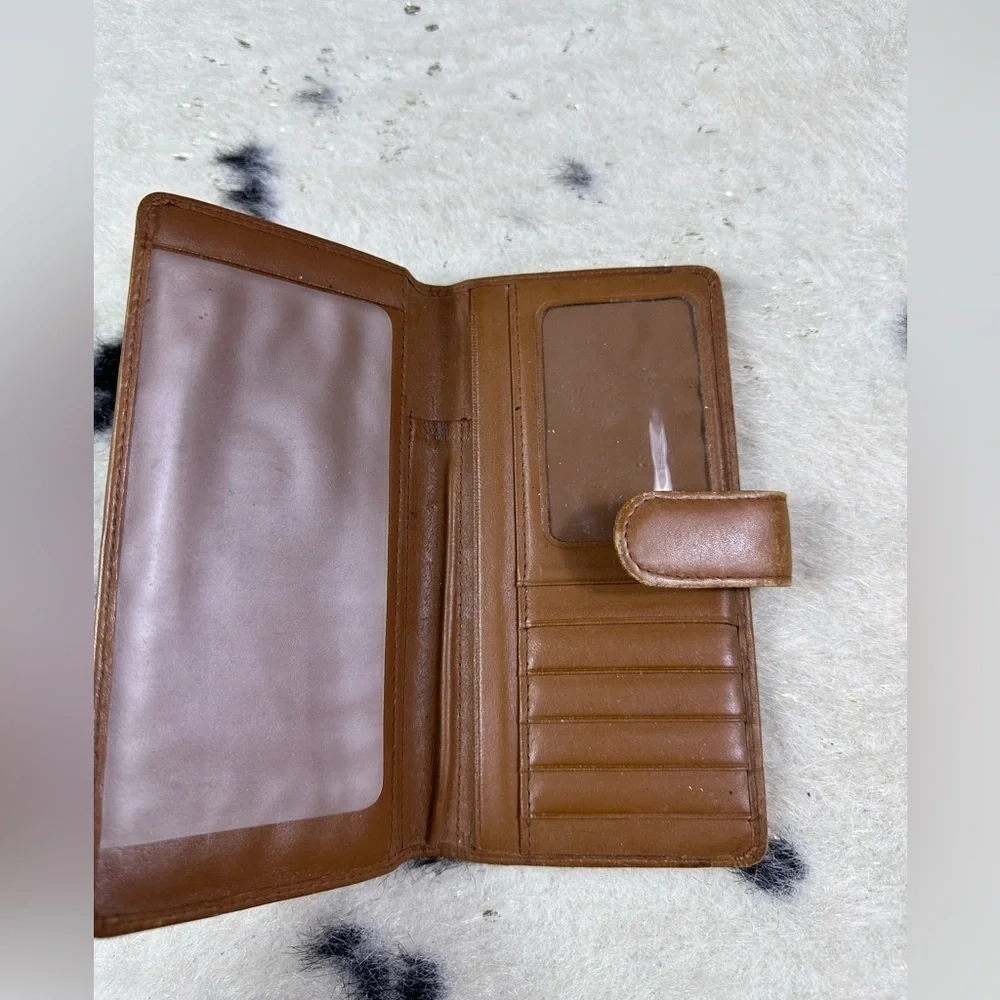 Button Women’s Vintage Brown Cowhide Leather Wallet